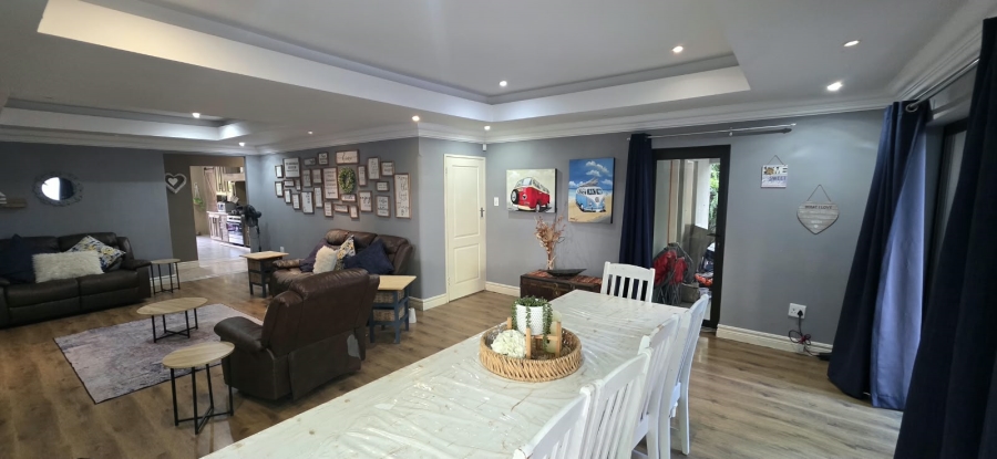 6 Bedroom Property for Sale in Parys Free State
